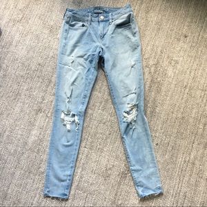 Light Wash Ripped Jeans